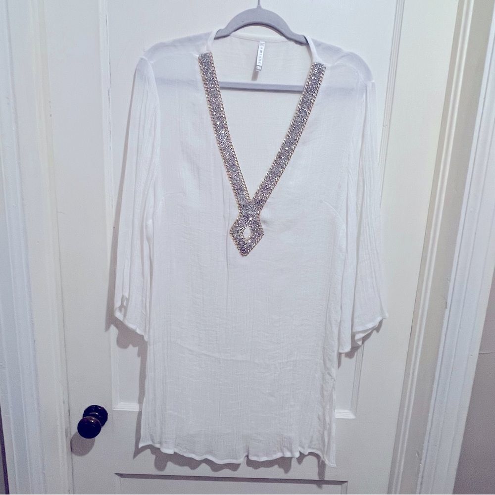 Elegant White Tunic with Silver Accents